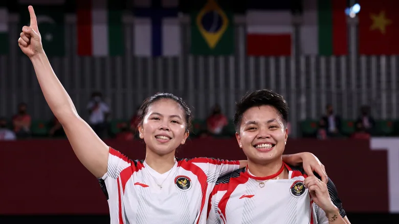 Indonesia's Polii, Rahayu upset China to win ladies' duplicates badminton gold